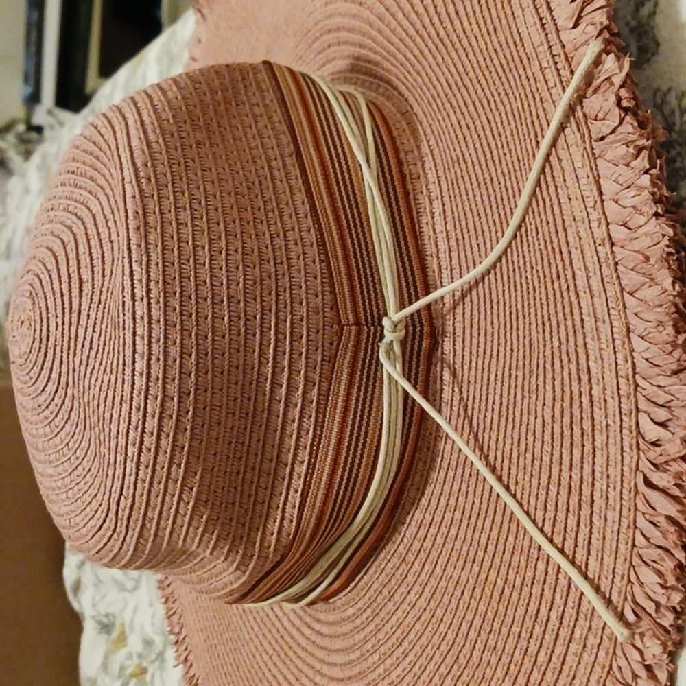 Sunhat - Picture 2 of 2